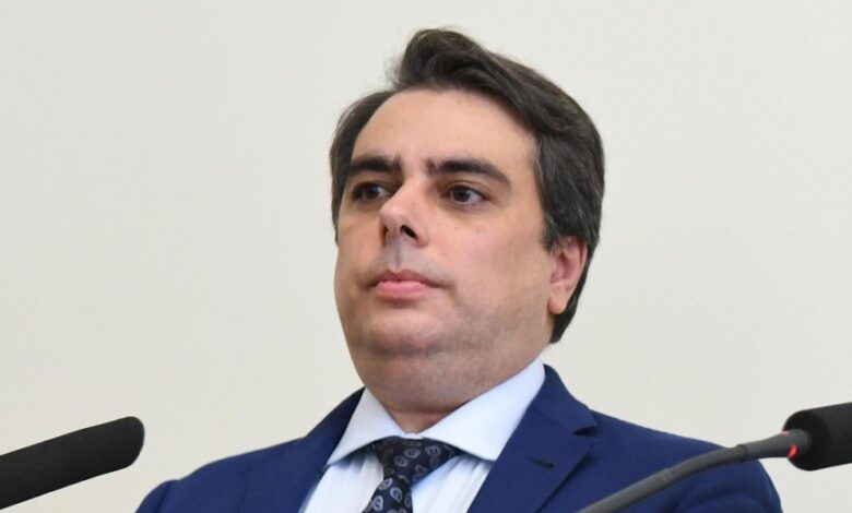 28 въпроса към Асен Василев – за „жертвата” Борисов и кранчетата на БСП (ИНТЕРВЮ)