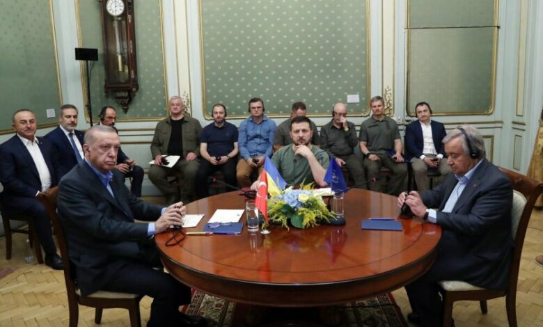 Зеленски моли Ердоган да накара Русия да махне мините край Запорожката АЕЦ