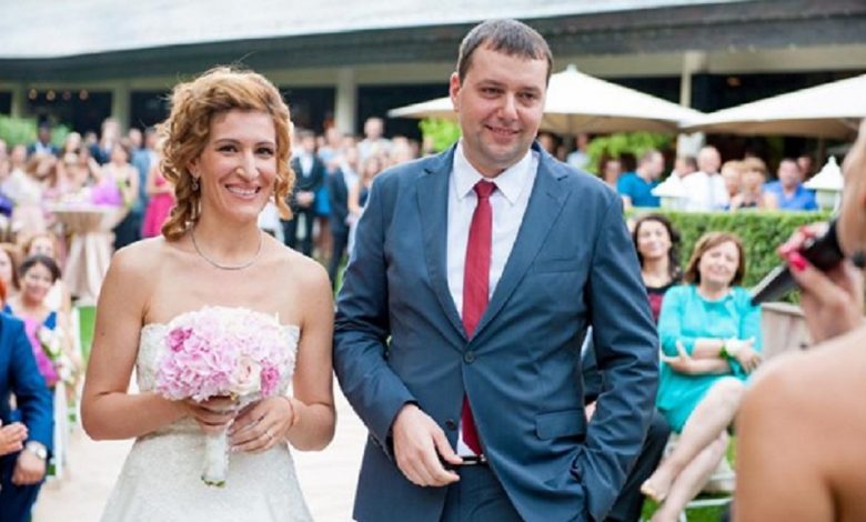СКАНДАЛ и РАЗВОД: 20-годишна красавица открадна мъжа на Николина Ангелкова