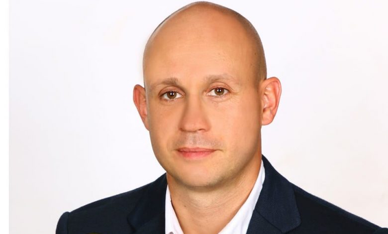Първо в Narod.bg: Хомофоб драпа към парламента от листата на ПП (СНИМКИ)