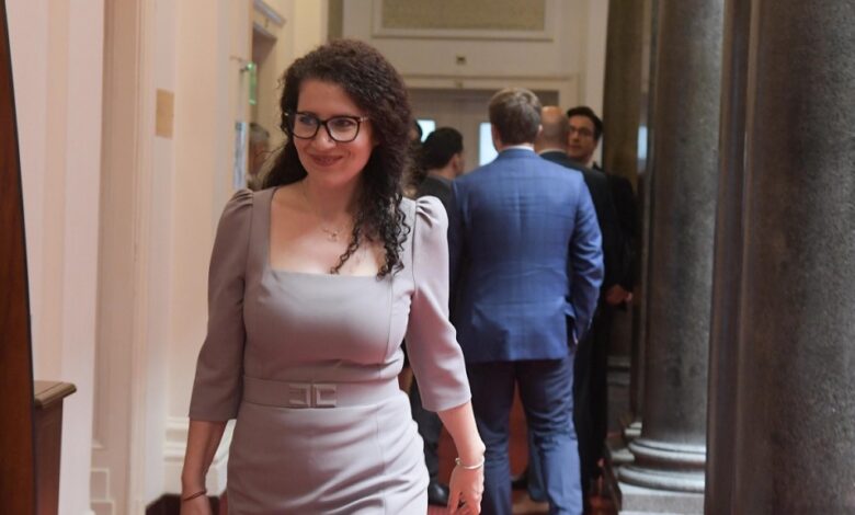 ЗАЩО? Калина на Киро махнала цедката за най-висшите постове