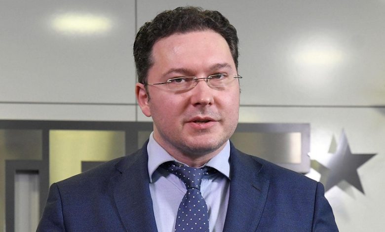 Narod.bg разкри: ГЕРБ се цепи преди вота – Бойко „подстрига” Къдравата Сю, Даниел Митов е аут