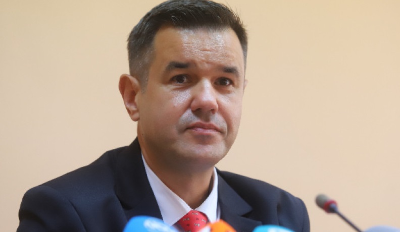 Подмяна в Narod.bg! Министърът на икономиката забрани да се вадят измамите на ГЕРБ