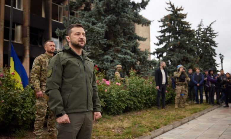 Зеленски изненадващо посети освободения Изюм