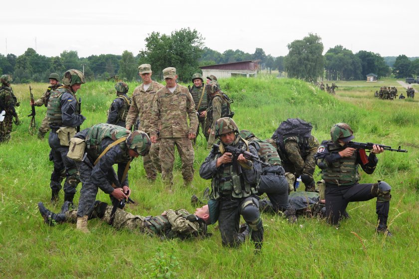 ЕС одобри мисия за обучение на 15 000 украински военни