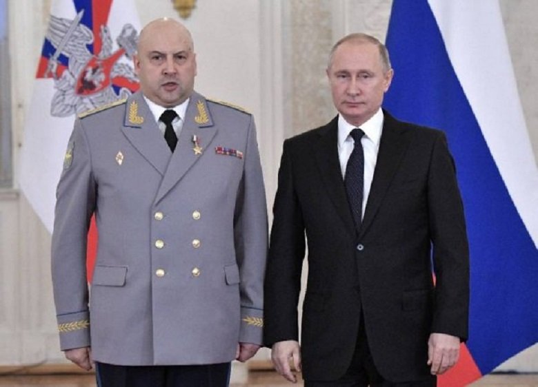 Ген. Сергей Суровикин пое войната