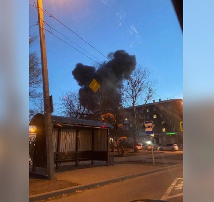 ПАДАТ КАТО КРУШИ: Руски изтребител се разби в квартал на Иркутск