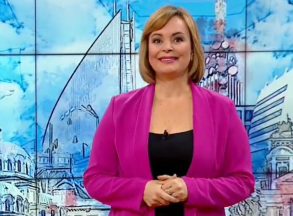 Вече е двойна! Мариана Векилска не успява да скрие формите в ефир