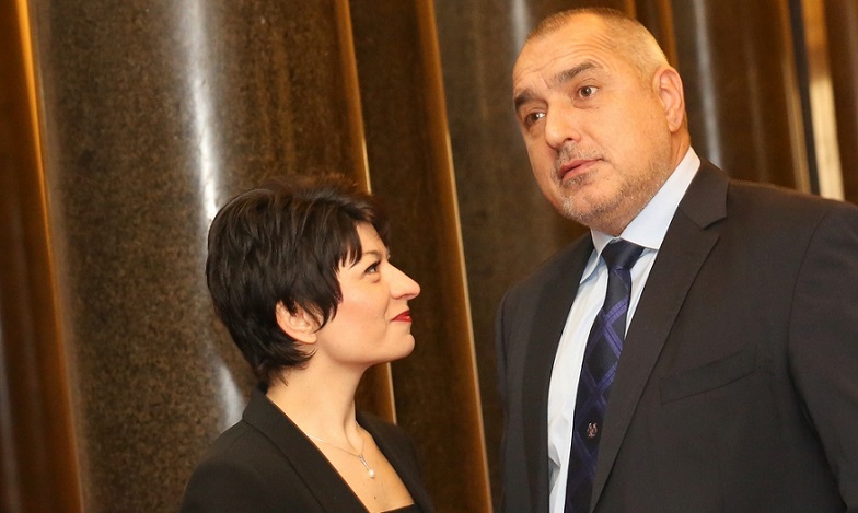 Драми в ГЕРБ: Бойко опънал ушите на Деси Атанасова заради Кирил Петков