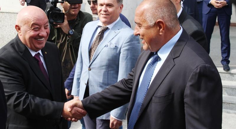 БУНТ в Пловдив! Общинари блокират грабежа на панаира от другаря на Бойко Георги Гергов