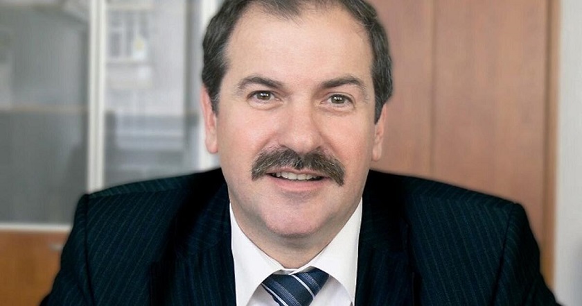 Аферист от ГЕРБ проспал обира на „Лукойл” с цените на бензина, защо ли?