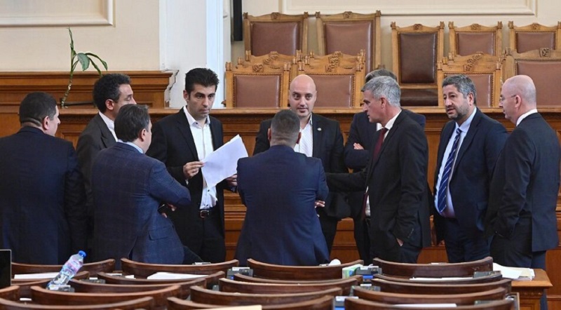 Мирише на избори: Първите два мандата „изгоряха”, кой ще забърше третия?