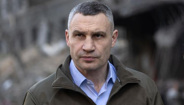 Кметът Кличко призова Киев: Запасете се с вода, храна и топли дрехи!