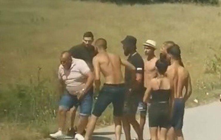 Арестуваха баща и син за побоя над шофьор на автобус край Луковит
