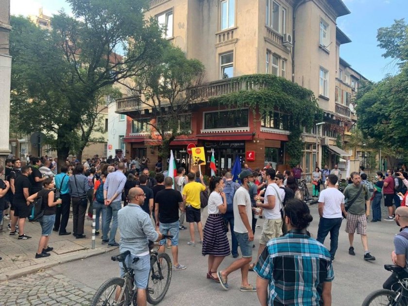 Скандалът се разраства: Нико Тупарев сготвен по схемата "Осемте джуджета", прокурор пак е прословутия Димитър Франтишек