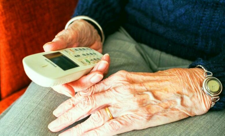 65-годишна даде 5490 лв. на ало измамници