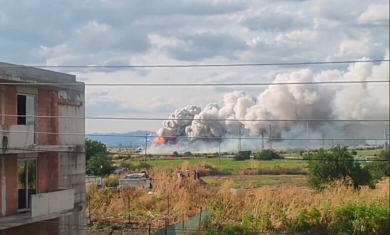 Гори склад за фойерверки край Елин Пелин (ВИДЕО)