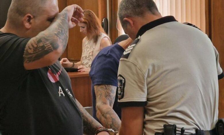 Оставиха в ареста двама мъже от Димитровград заради търговия с оръжие и боеприпаси