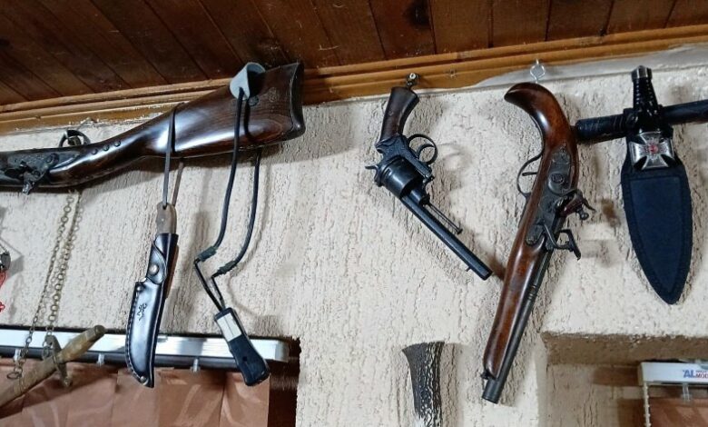 ГДБОП разби група, търгувала нелегално с оръжия, боеприпаси и взривове (СНИМКИ)