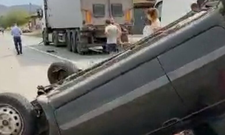 Кола се обърна по таван в Луковит