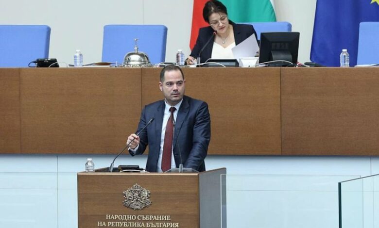 Парламентът изслушва Калин Стоянов за нарушения от мотоциклетисти