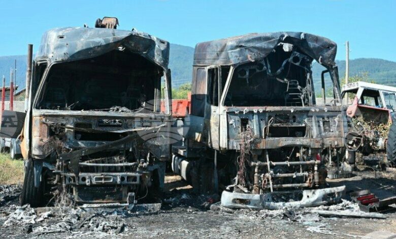 Подпалиха камиони в село Бързия
