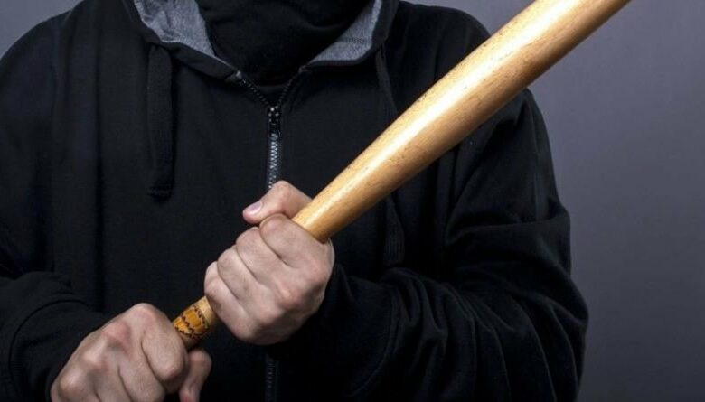 Дупничанин наруши заповед за защита от домашно насилие и преби жена си и децата си