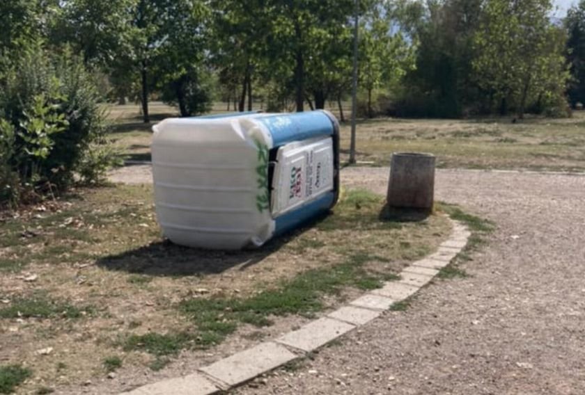 Мъж след вандалска проява в София: Жалко, че махнаха казармата