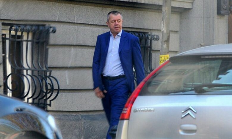 ПАРОДИЯ: Доган издига Румен-Вълка за депутат