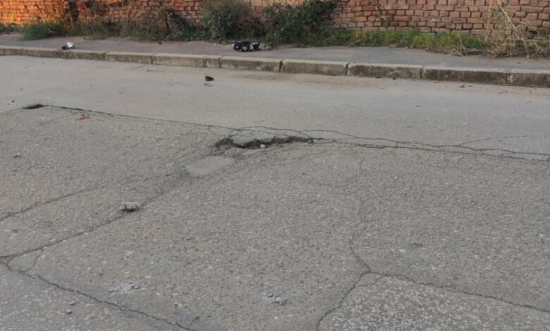 Дрогиран заби колата си в къща в село Доброславци (СНИМКИ)