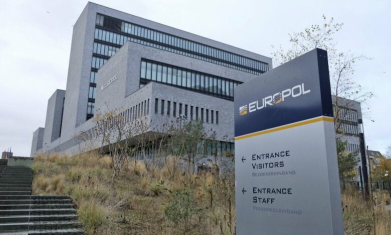 При акция на Европол: Иззеха фалшиви банкноти за над &euro;14 млн. от 18 страни, включително България