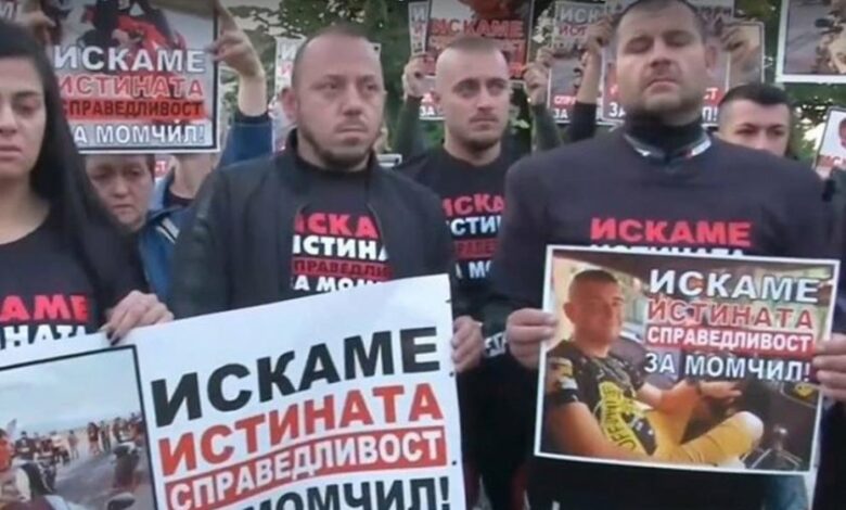 Протест заради смъртта на Момчил блокира центъра на София