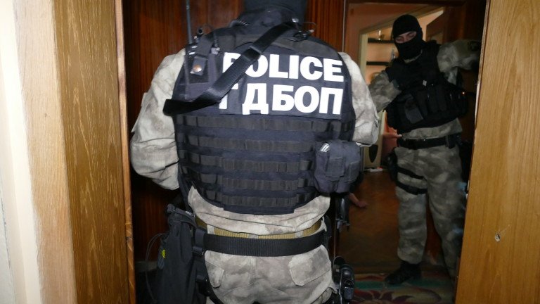 В спецакция на ГДБОП: Спипаха онлайн педофили, карали деца да правят голи видеа