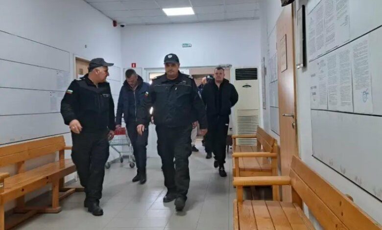 Гледат мерките на задържаните за огромното количество контрабандни цигари