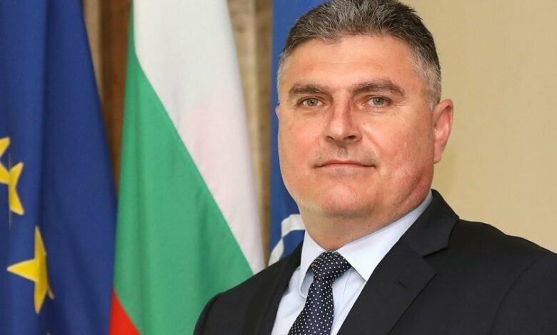 Разследват посланика ни в САЩ за злоупотреби с обществени поръчки