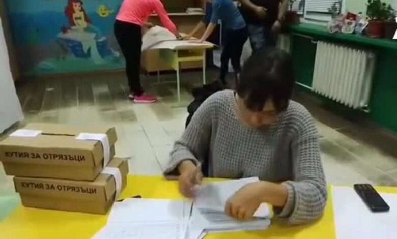 Условни присъди за членовете на СИК, поправяли резултати в Малорад