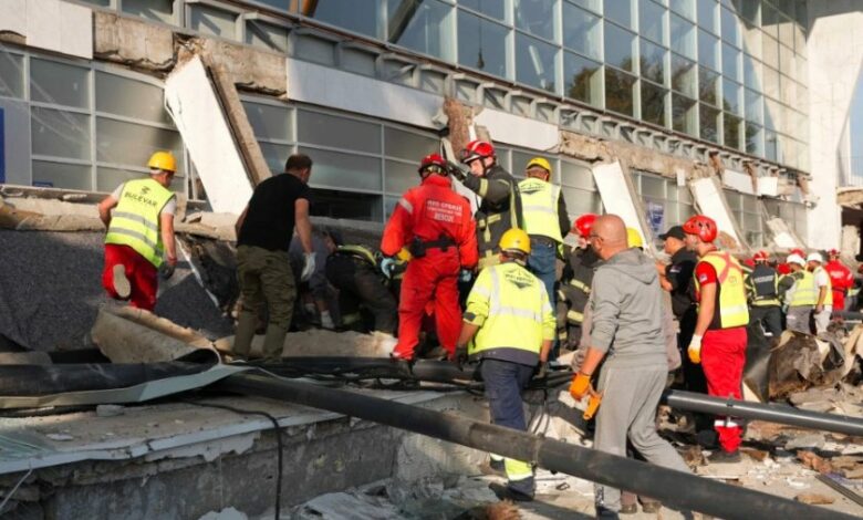 В Сърбия поискаха 30 дни затвор за 13 души, виновни за трагедията в Нови сад