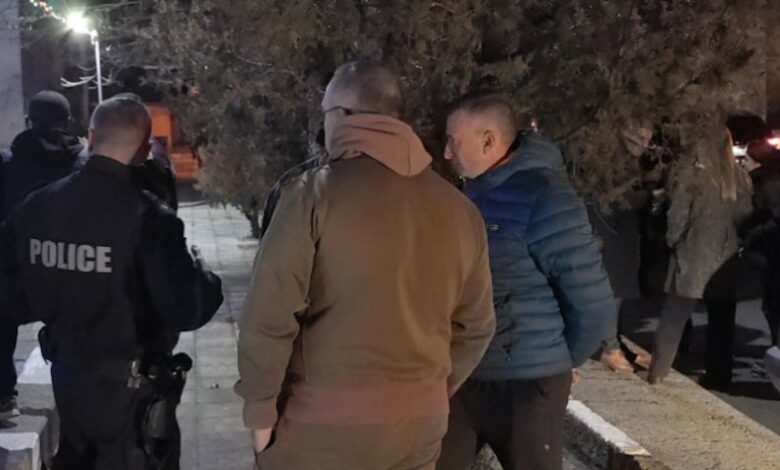 Десети ден дирят под дърво и камък Ники от Конаре