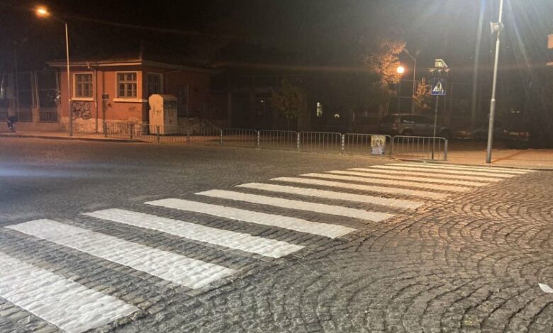 Кола блъсна пешеходка в центъра на Пловдив