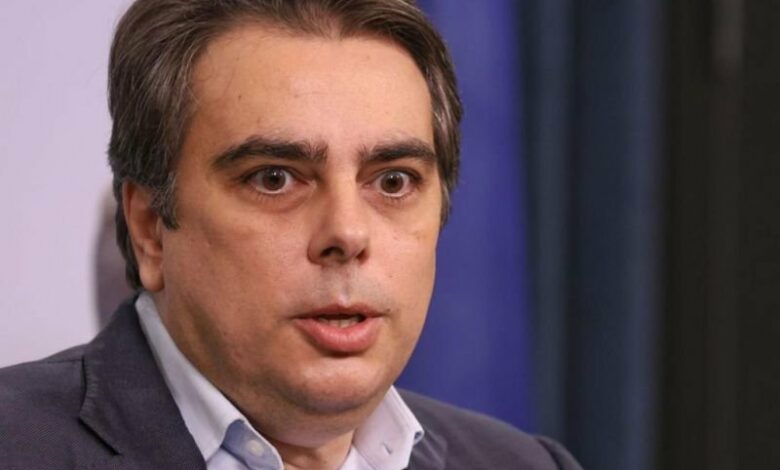 Задържаха сътрудник на Асен Василев, споменат в показанията на Петя Банкова