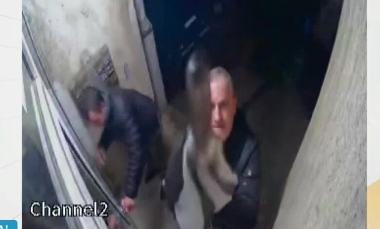 Злосторници с чук, нож и чадър прекъснаха интернета на цял вход