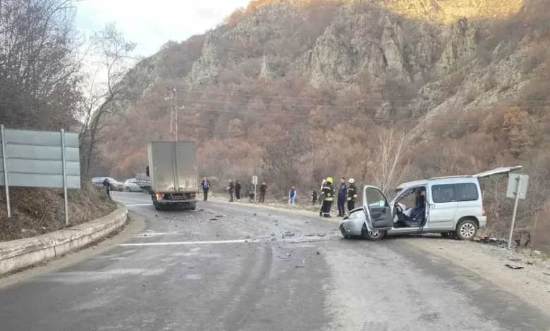 Катастрофа с камион затвори пътя между Банско и Гоце Делчев