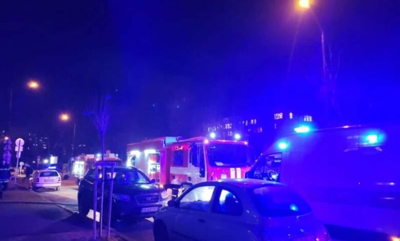 Пожар в жилищен блок в столицата, има жертва