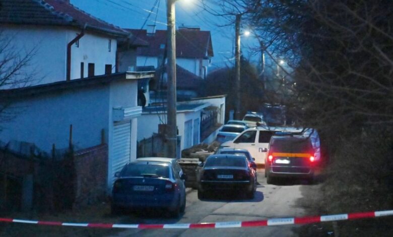 Неофициално: Повдигат обвинение за двойното убийство във Вакарел