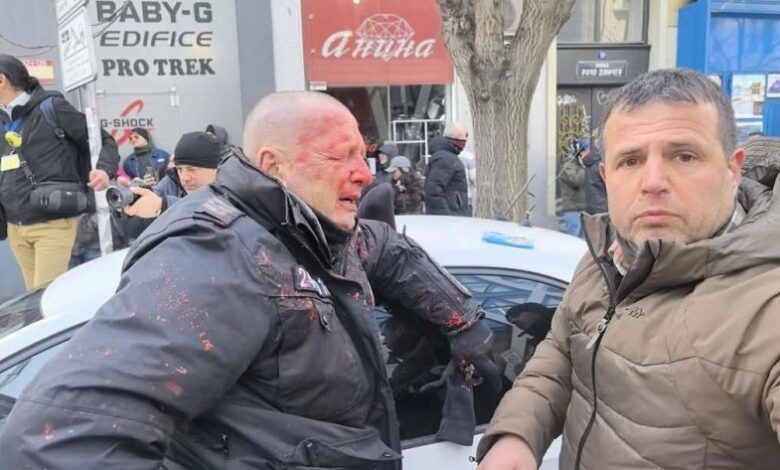 Вътрешният министър обеща арести за всеки, посегнал на полицай