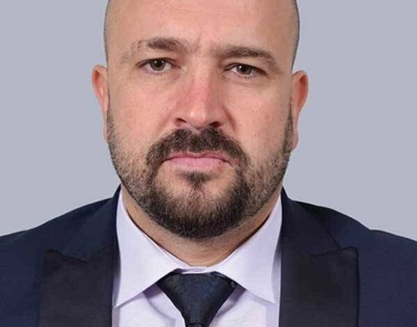 Загиналата жена с моторна шейна е съпруга на общинаря Кадри Туталъ