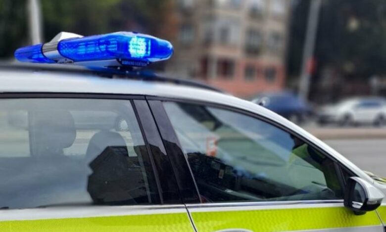 ДЕРБИ: Полицайка припадна, 31 в ареста преди мача