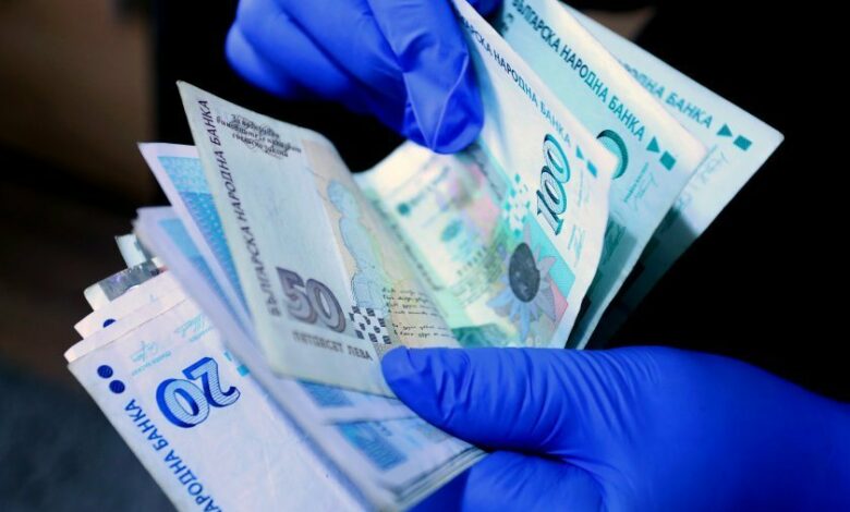 Измамна схема: Мъж &bdquo;изгоря&ldquo; с близо 35 000 лв., дал ги за лечение на болно дете