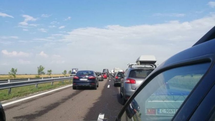 Катастрофа затруднява движението на магистрала "Тракия" в посока Бургас
