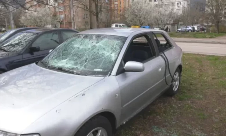 Оставиха в ареста 19-годишния младеж, потрошил 9 коли с брадва във Враца
